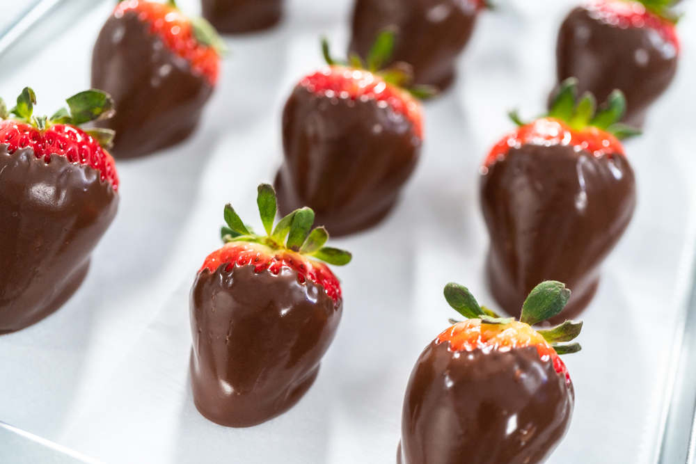how to make infused chocolate covered strawberries